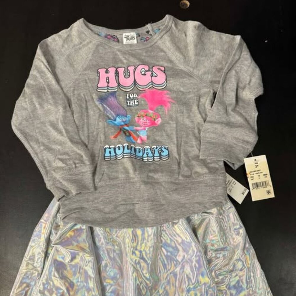 Brand New Trolls “Hugs For The Holidays” 2pc Long Sleeve Outfit, Size 3t.